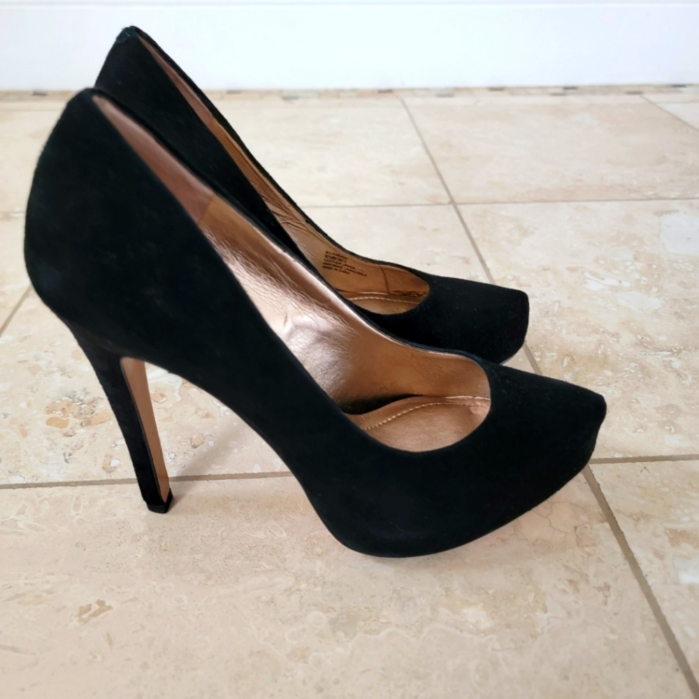 BCBGeneration's platform pumps - Picture 2 of 4